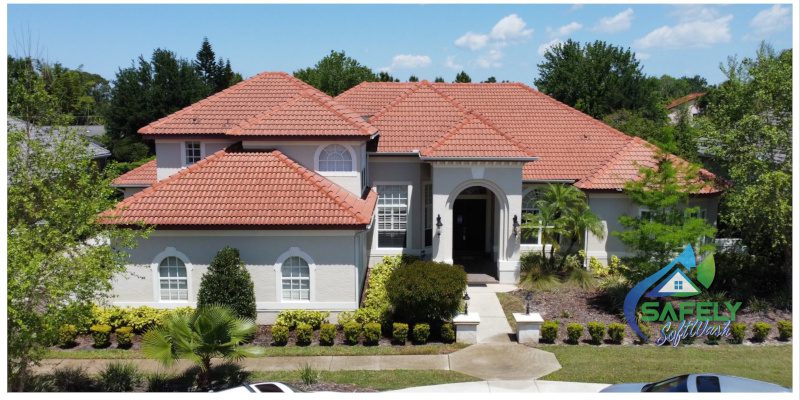 Softwashing in Montverde, Florida